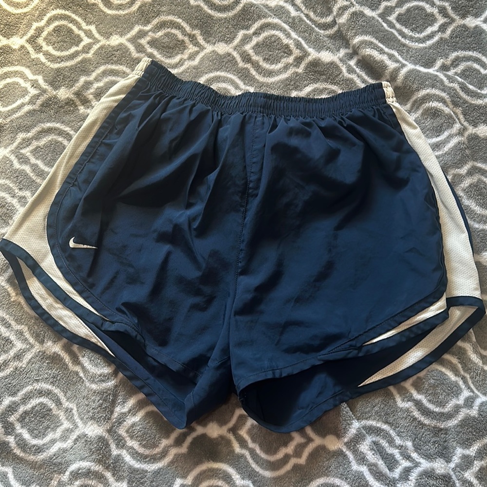 Used but not abused navy Nike shorts size M